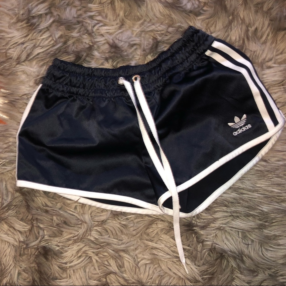 Adidas sport shorts - Picture 2 of 4